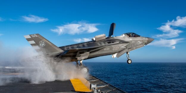 Launch over the bow of the Kaga, photo: US Navy/Darin Russell