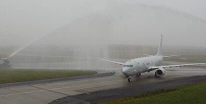 Fountains of joy at the reception: first landing of a P 8 Poseidon in Nordholz Photo: hsc