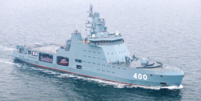 8500 Tonnen verdrängt die Iwan Papanin, der erste militärische Eisbrecher der russischen Marine, Foto: Michael Nitz