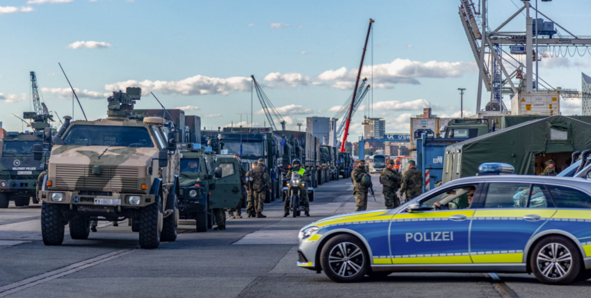 Foto: Die Bundeswehr trainiert mit zivilen Behörden. BW, Schramm