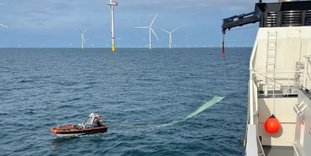 Windkraftflügel in der Nordsee gesichert. BPol Inspektion Cuxhaven