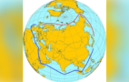 Foto: Vergleich der Seewege, rot Nordostpassage, blau Umweg über Suez- und Panamakanal. Grafik: Wikimedia – gemeinfrei
