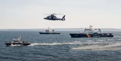 Foto: Fliegende und seegehende Einheiten der Bundespolizei See. Bpol