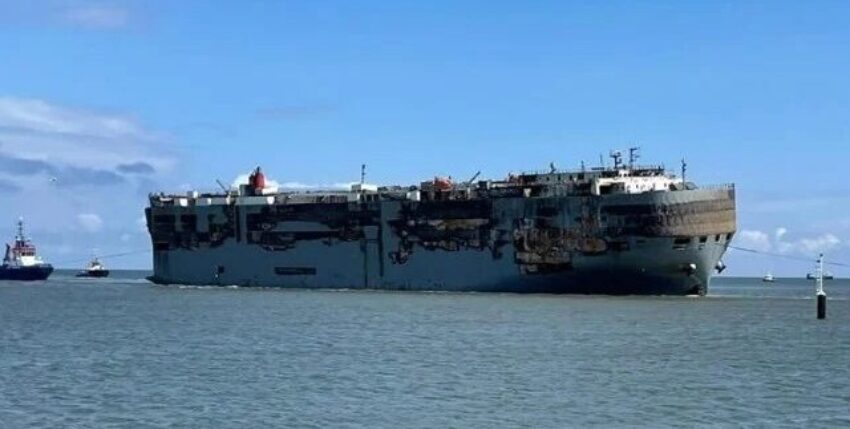 "Fremantle Highway" bei Eintreffen in Eemshaven. Foto: Rijkswaterstraat/NL