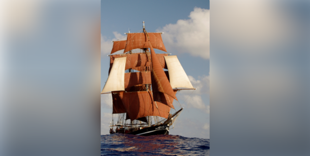„Eye of the Wind“ unter Vollzeug mit Stunsails (Leesegel). Bild: Frank Anders