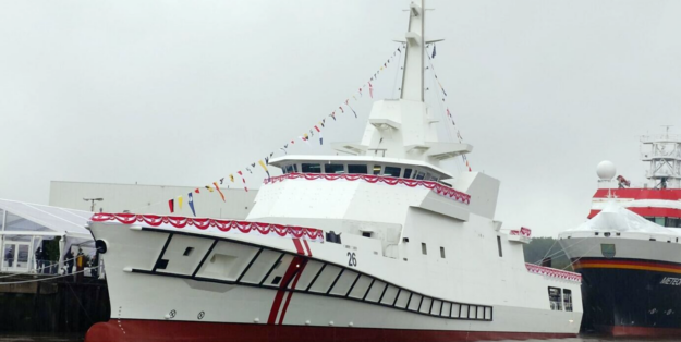 Foto: Offshore-Patrouillenschiff „Sentinel“ für die Marine der Republik Singapur bei Fassmer am Pier. HSC