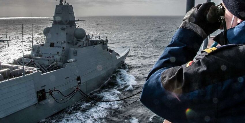 The Danish "Peter Willemoes" refuelling at the SNMGStanding NATO Maritime Group 1 flagship "Berlin". The mast superstructures of the modern air defence frigate conceal the sensors and transmitters for electronic warfare, photo: Royal Netherlands Navy/Joelle Hoeksma