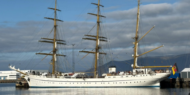 Foto: Gorch Fock in Reykjavik Island. Deutsche Marine