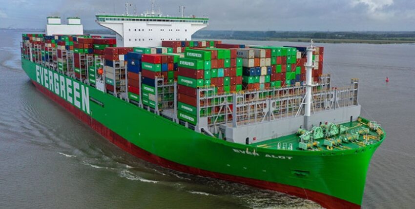 The EVER ALOT shortly before reaching the port of Hamburg, photo: HHM