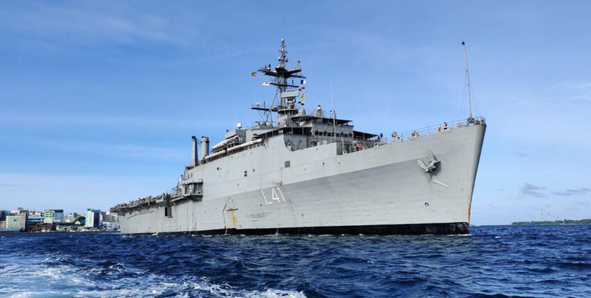 header_INS_Jalashwa_departs_Maldives Kopie Im Jahr 2011 wurde das indische Docklandungsschiff Jalashwa als erstes Schiff von der US Navy übernommen. Foto: Presse- und Informationsamt der indischen Regierung