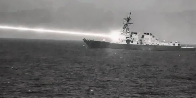 Foto: HELIOS Laser-Test auf USS PREBLE. US-Navy