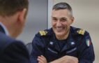 Foto: Flottillenadmiral Marco Casapieri im Interview. Daniel Angres