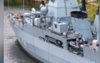 Foto: FGS Sachsen mit Container-Aufbau Laserwaffen-Erprobung an Backbord-Seite. Michael Nitz