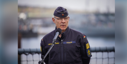 Foto: Medientag "Mine" in Kiel an Bord Tender "Donau". VAdm Kaack und FKpt Inka von Puttkamer beantworteten Fragen der Presse. BW/Theska
