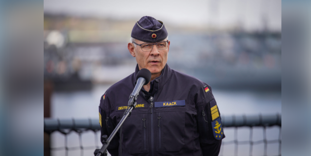 Photo: "Mine" media day in Kiel on board the tender "Donau". VAdm Kaack and FKpt Inka von Puttkamer answered questions from the press. BW/Theska