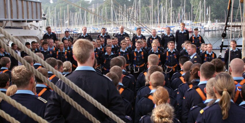 Foto: Der modulare Offizierlehrgang ermöglicht künftig längere Ausbildungszeiten auf der GORCH FOCK. Bw/Ann-Kathrin Fischer