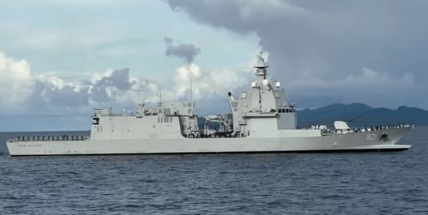 Foto: INS Prabu Siliwangi in heimischen Gewässern. Indonesische Marine