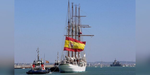 Foto: La Rojigualda (Juan Sébastián de Elcano), Armada