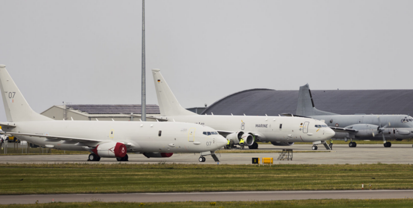 Ein deutsche P-8A Poseidon (Mitte) neben einer französichen Bregeut Atlantic und einem britischen Seefernaufklärer P-8 auf dem Stützpunkt Lossiemouth. Foto: UK MOD © Crown Copyright 2026 AS1 Ellice Gardner