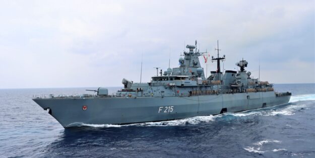 Photo: Frigate BRANDENBURG on UNIFIL mission. Study on watch systems, sleep and performance on board. Bw/Hofmann