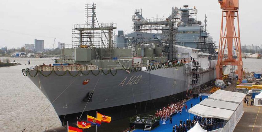 Taufe des dritten Einsatzgruppenversorgers Bonn der Deutschen Marine am 17. April 2012 in Emden.