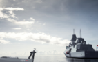 Grafische Darstellung eines Drohnenboots mit einer Fregatte zur U-Boot-Bekämpfung. Foto: Thales