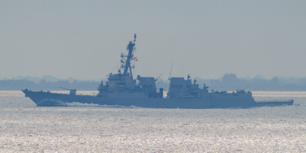 USS Paul Ignatius während Fehmarn Belt Passage Foto. Michael Nitz
