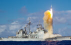 Lenkwaffenkreuzer "USS Lake Erie" (CG 70) feuert Standard Missile-3. Foto: U.S. Navy